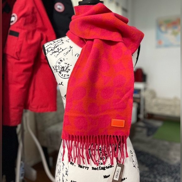 NWT Women’s Coach Signature 100% Merino Wool Fringe Scarf In Red 82” X 8.5” - Picture 3 of 11